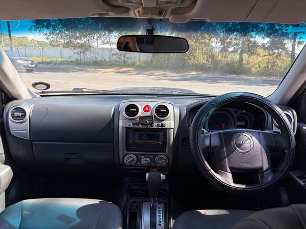 2008-Isuzu-KB-300D-Teq-Double-Cab-4x4-LX-Auto image:7
