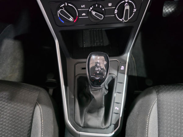 2025-Volkswagen-Polo-10-TSI-Life-Auto-DSG image:8