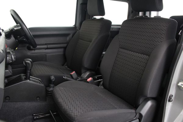 2022-Suzuki-Jimny-15-GLX-Auto image:8