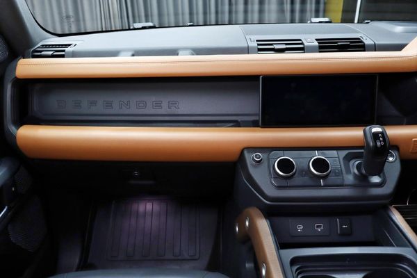 2021-Land-Rover-Defender-110-D300-X-221kW image:12