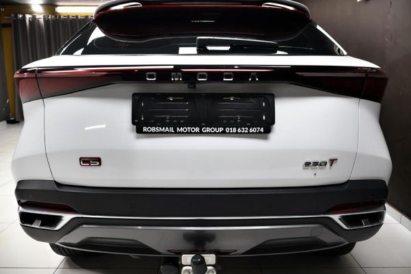 2023-Omoda-C5-15T-Luxury-S image:5