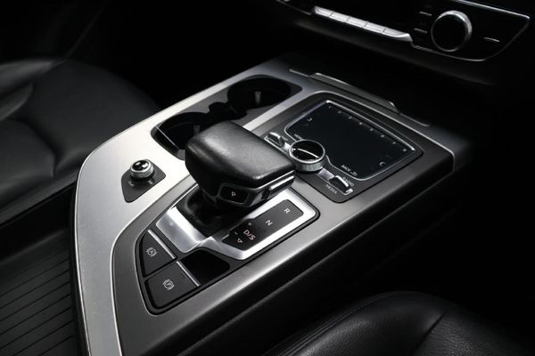 2019-Audi-Q7-30-TDI-quattro-Auto-45-TDI image:12