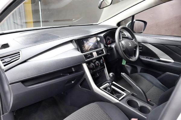 2023-Mitsubishi-Xpander-15 image:9