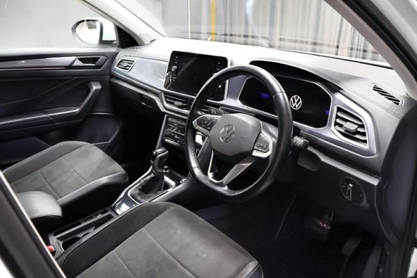 2024-Volkswagen-T-Roc-14-TSI-Design-Auto image:9