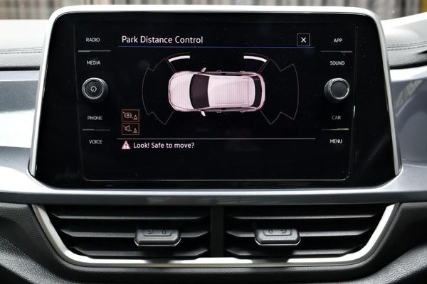 2024-Volkswagen-T-Roc-14-TSI-Design-Auto image:13