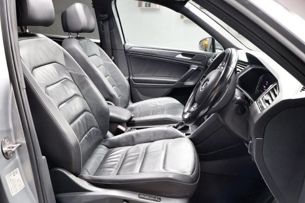 2021-Volkswagen-Tiguan-14-TSI-R-Line-DSG-Auto-110kW image:16