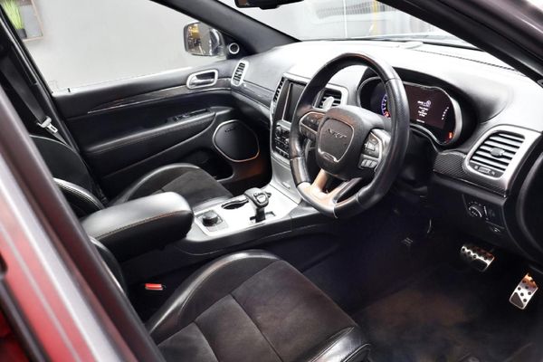 2015-Jeep-Grand-Cherokee-64-SRT image:10