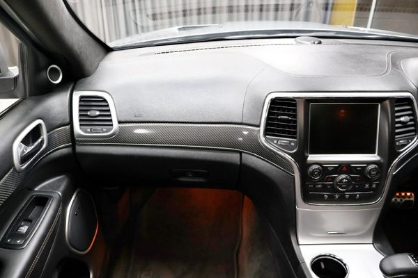 2015-Jeep-Grand-Cherokee-64-SRT image:14