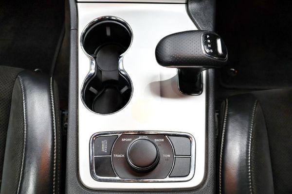 2015-Jeep-Grand-Cherokee-64-SRT image:17