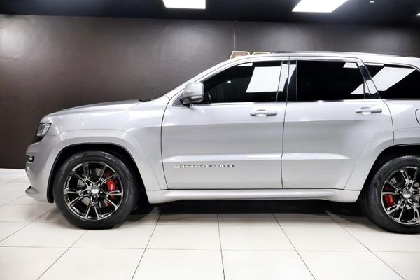 2015-Jeep-Grand-Cherokee-64-SRT image:3