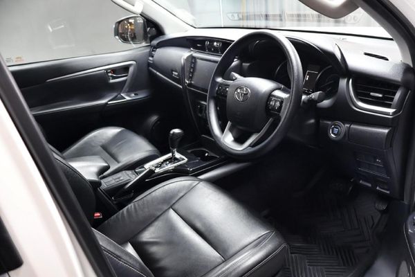 2022-Toyota-Fortuner-24-GD-6-4x4-Auto image:9