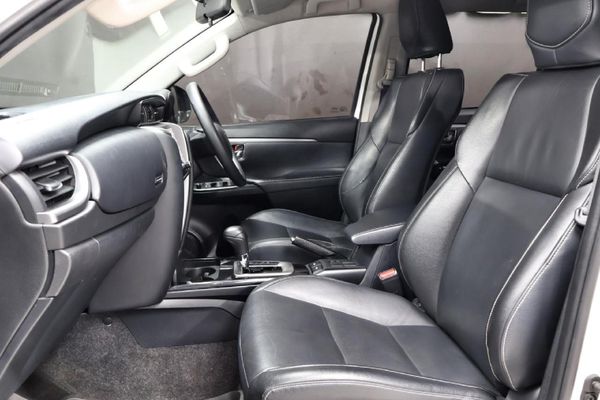 2022-Toyota-Fortuner-24-GD-6-4x4-Auto image:12