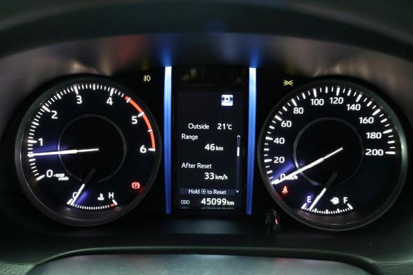 2022-Toyota-Fortuner-24-GD-6-4x4-Auto image:21