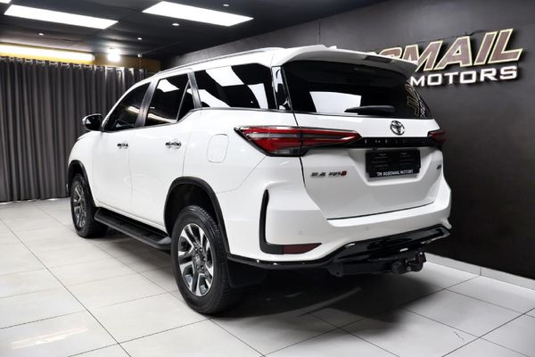 2022-Toyota-Fortuner-24-GD-6-4x4-Auto image:4