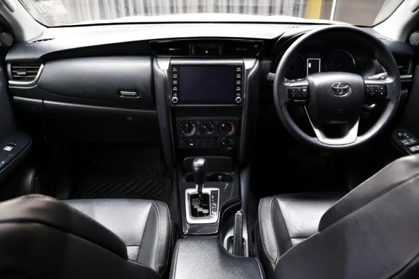 2022-Toyota-Fortuner-24-GD-6-4x4-Auto image:7