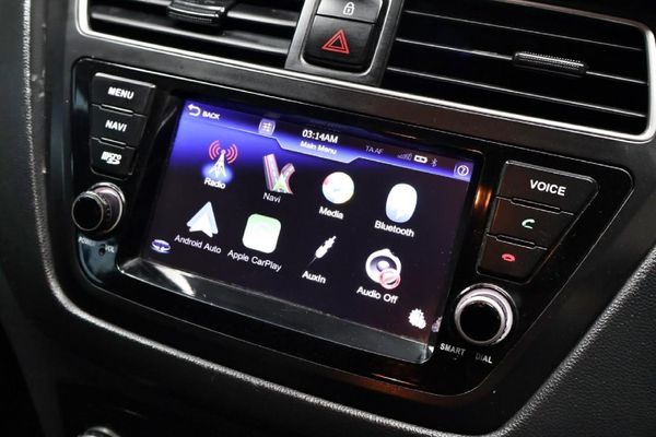 2020-Hyundai-i20-12-Fluid image:15