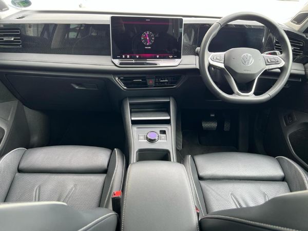 2025-Volkswagen-Tiguan-20TDI-Life-4Motion image:6