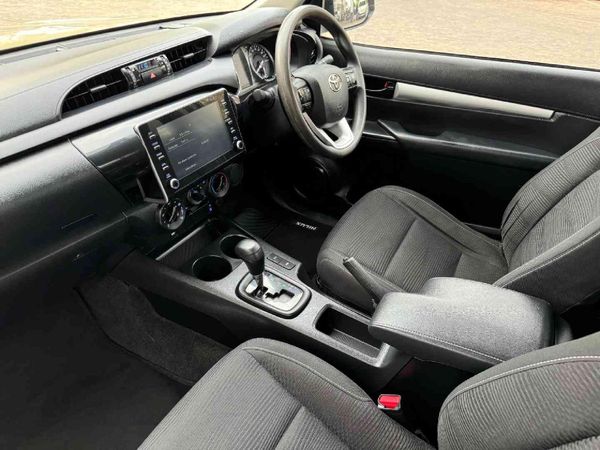 2022-Toyota-Hilux-24-GD-6-Raised-Body-Raider-Auto-Extended-Cab image:6