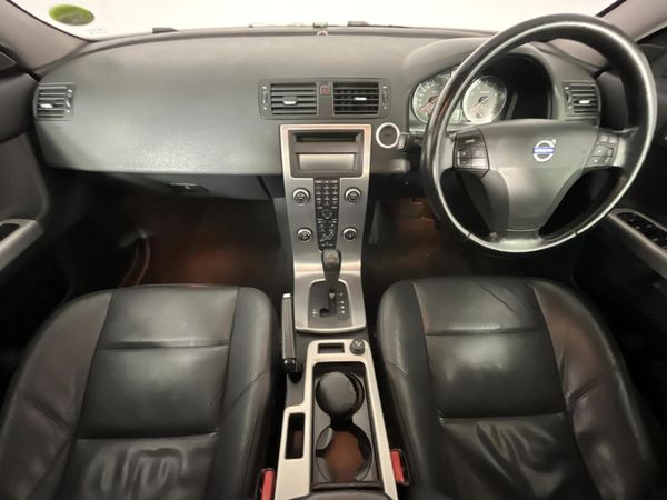2009-Volvo-S40-T5-Auto image:1