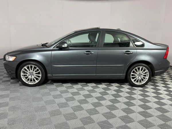 2009-Volvo-S40-T5-Auto image:20