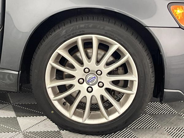 2009-Volvo-S40-T5-Auto image:5