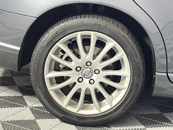 2009-Volvo-S40-T5-Auto image:7