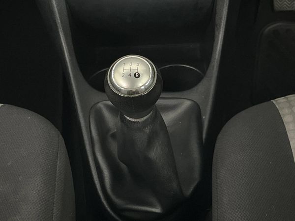 2014-Toyota-Etios-15-Xi-5-dr image:10