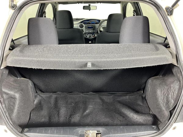 2014-Toyota-Etios-15-Xi-5-dr image:12