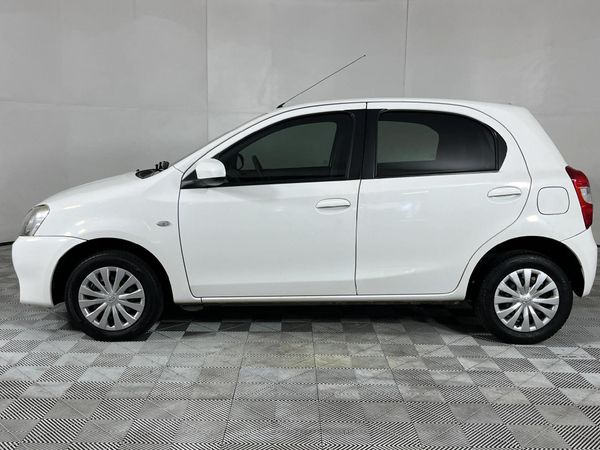 2014-Toyota-Etios-15-Xi-5-dr image:17
