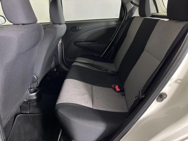 2014-Toyota-Etios-15-Xi-5-dr image:3