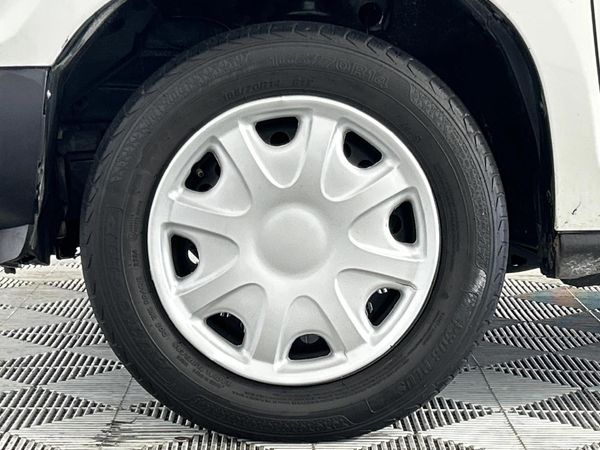2022-Suzuki-S-Presso-10-GL-Auto image:4