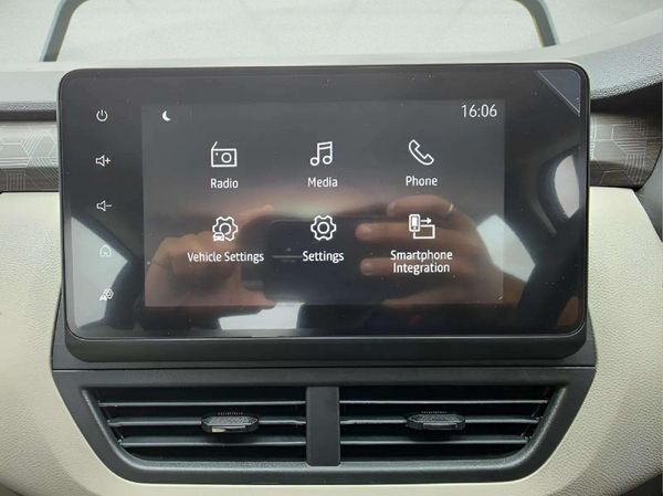 2026-Renault-Triber-10-Techno image:10