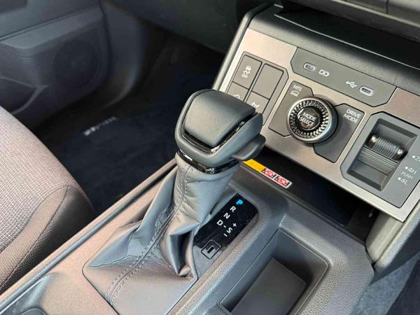 2026-Toyota-Hilux-24-GD-6-Raider-4x4-Auto-Double-Cab image:16