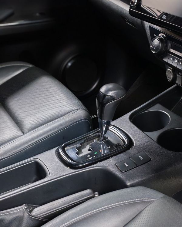 2024-Toyota-Hilux-28-GD-6-Raised-Body-Legend-Auto-Double-Cab image:9