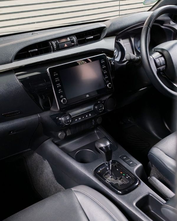 2024-Toyota-Hilux-28-GD-6-Raised-Body-Legend-Auto-Double-Cab image:10