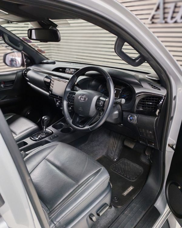 2024-Toyota-Hilux-28-GD-6-Raised-Body-Legend-Auto-Double-Cab image:4
