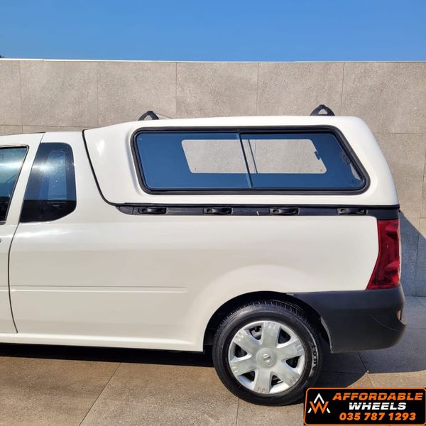 2015-Nissan-NP200-16 image:9