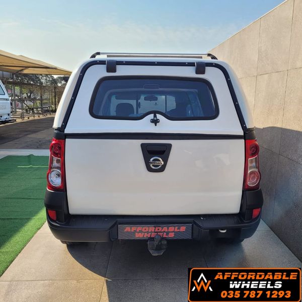 2015-Nissan-NP200-16 image:11