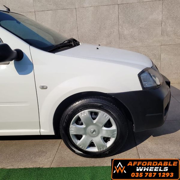 2015-Nissan-NP200-16 image:1