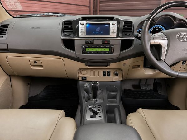 2013-Toyota-Fortuner-40-V6-Auto-4x4 image:14