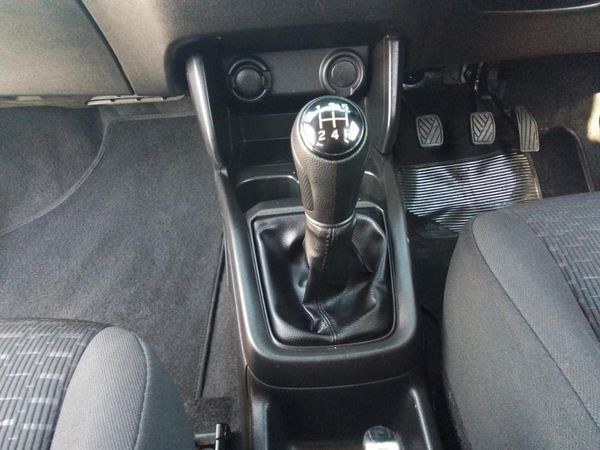 2025-Suzuki-Swift-12-GL image:16