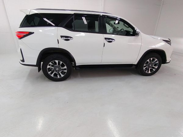 2024-Toyota-Fortuner-24-GD-6-RB-Auto image:5