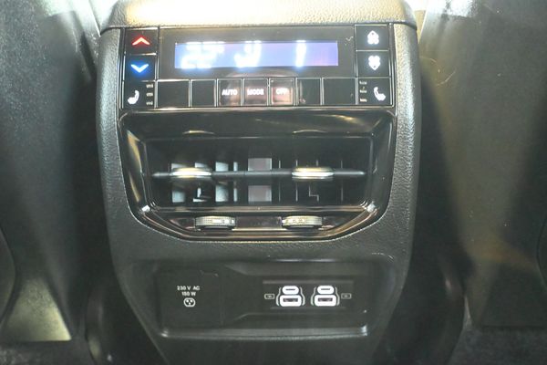 2022-Jeep-Grand-Cherokee-OVERLAND-L-36-V6-LUXURY-TECH-PACK-AUTO-7-ST-4X4 image:9