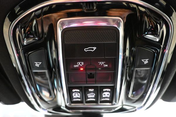 2022-Jeep-Grand-Cherokee-OVERLAND-L-36-V6-LUXURY-TECH-PACK-AUTO-7-ST-4X4 image:19
