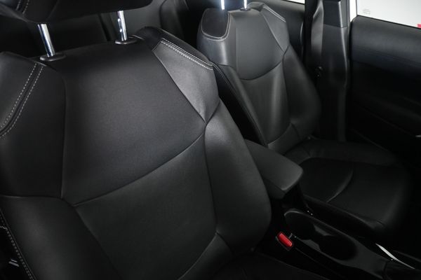 2022-Toyota-Corolla-Cross-18-XS image:9