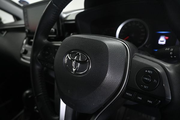 2022-Toyota-Corolla-Cross-18-XS image:14