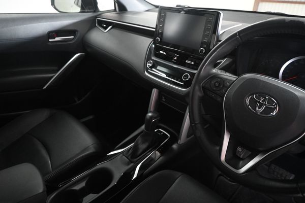 2022-Toyota-Corolla-Cross-18-XS image:8