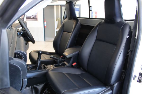 2023-Toyota-Hilux-24-GD-6-SR-4x4-Single-Cab image:13