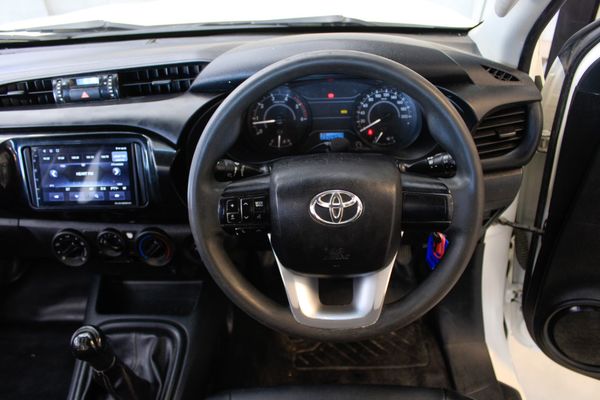 2023-Toyota-Hilux-24-GD-6-SR-4x4-Single-Cab image:17