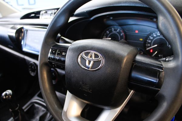 2023-Toyota-Hilux-24-GD-6-SR-4x4-Single-Cab image:18